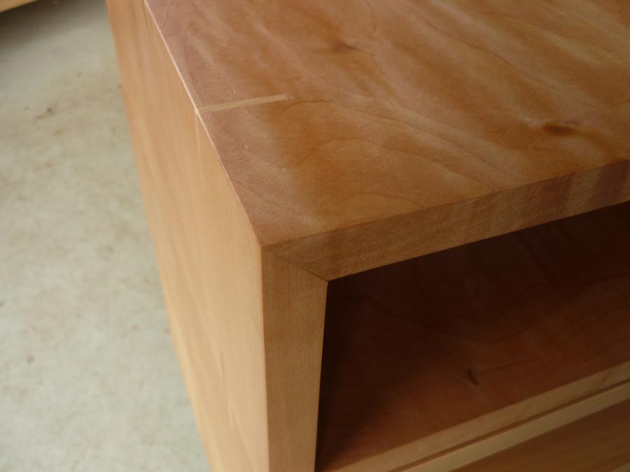 end-table-by-b2